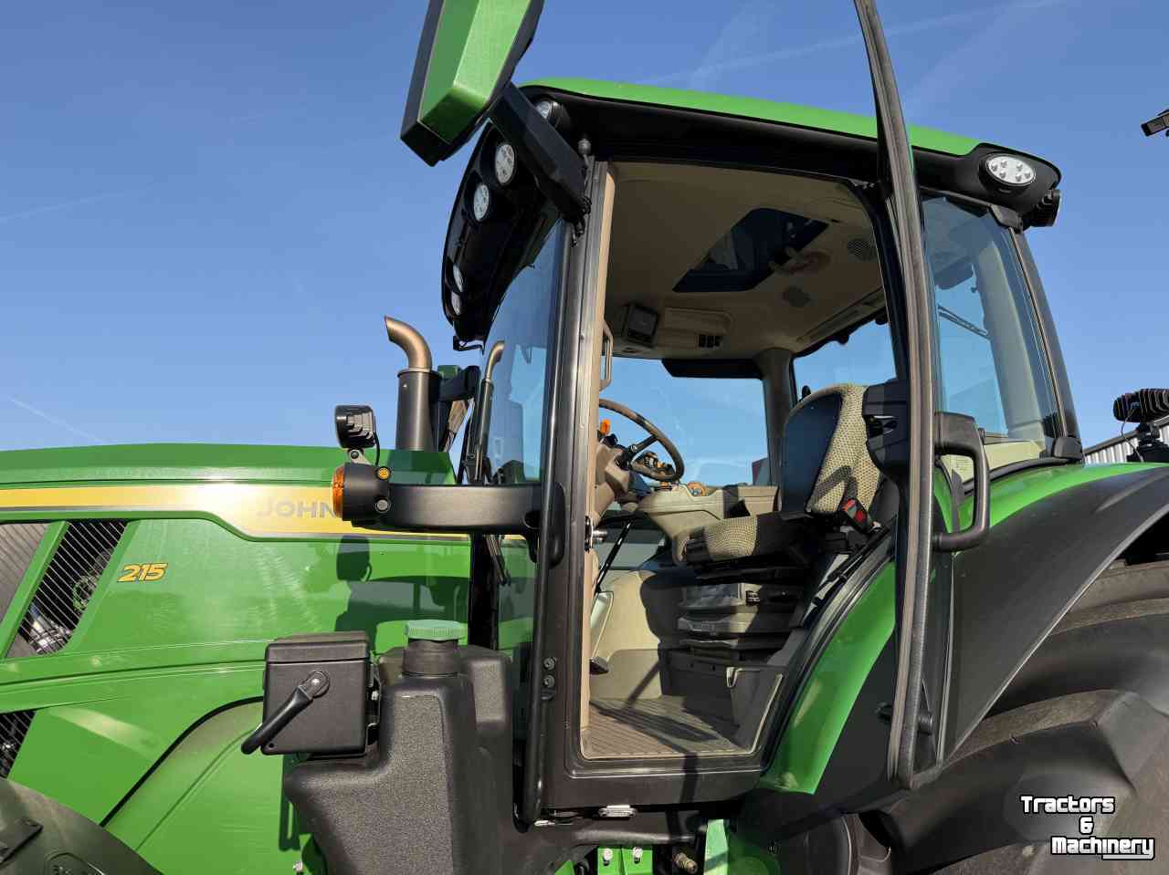 Schlepper / Traktor John Deere 6R215 AP50 FH+FA STEEKASSEN 2025 785 UUR DEMO!!!