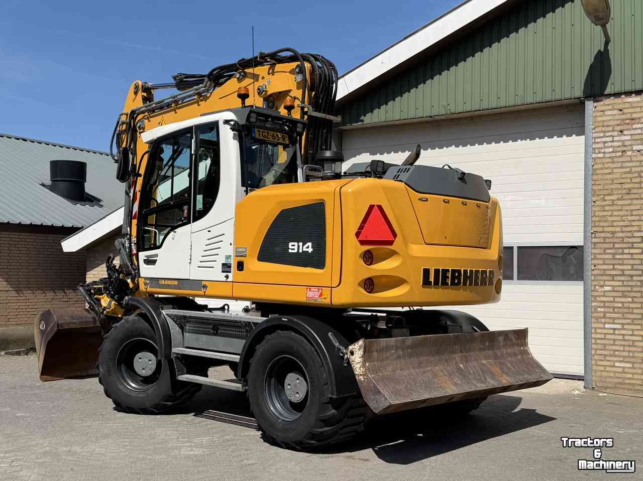 Mobilbagger Liebherr A914 met Draaikantelstuk