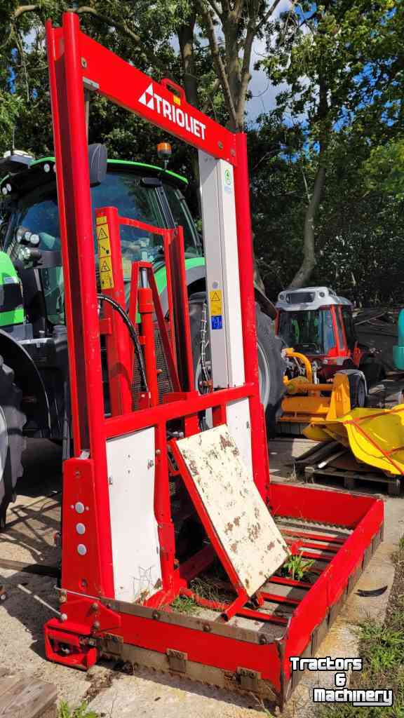 Siloblockschneider Trioliet TU 195  met hefmast en mechanische afschuiver