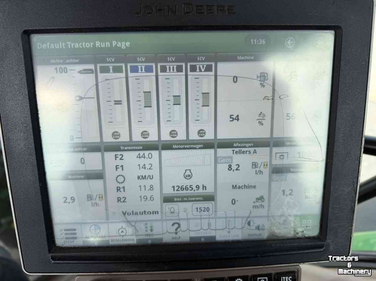 Schlepper / Traktor John Deere 6215R