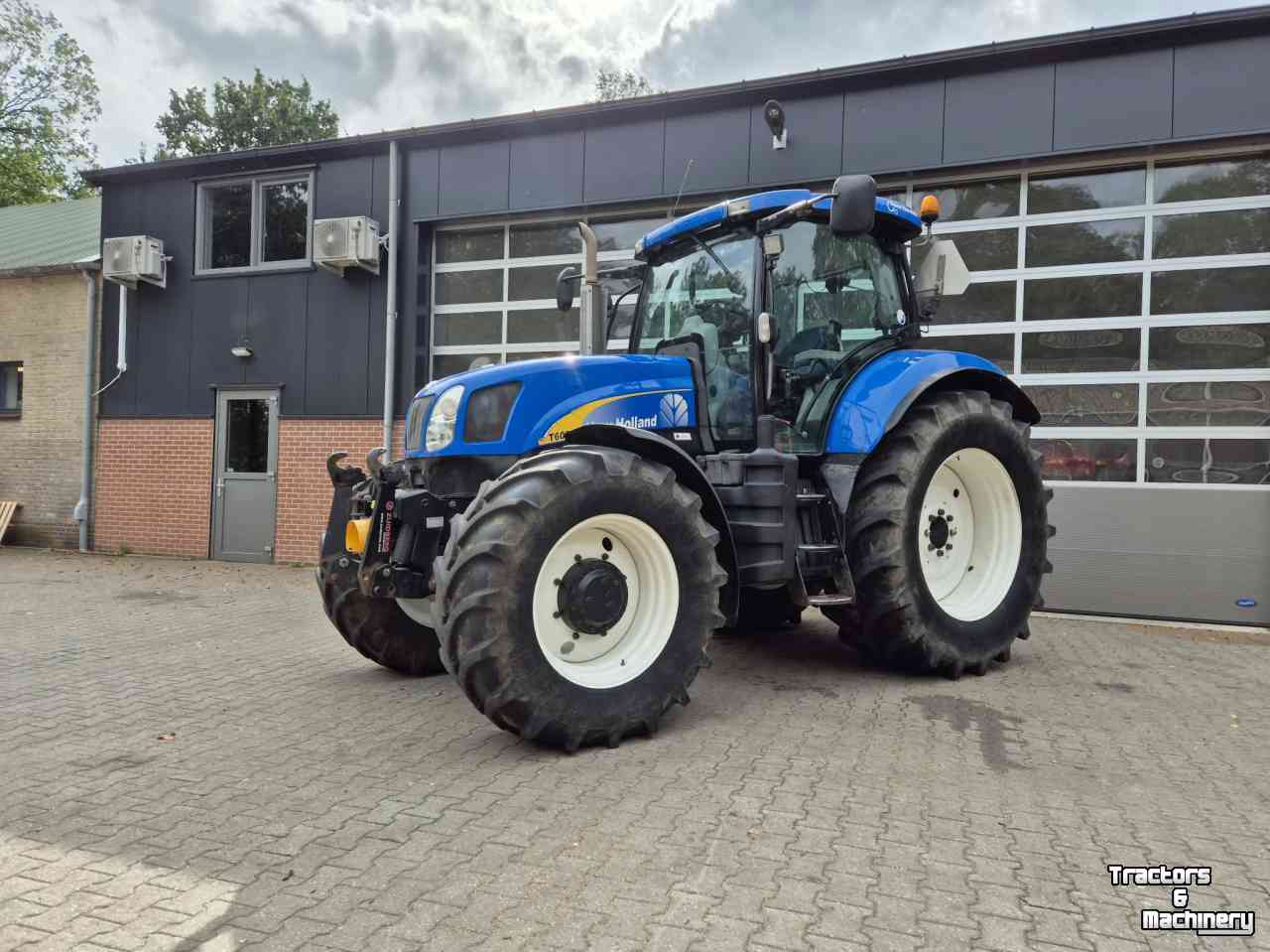 Schlepper / Traktor New Holland T 6080