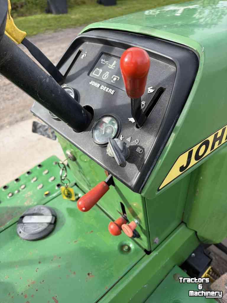 Gartentraktoren John Deere 655 Diesel 4wd met maaidek fronthef en veegmachine