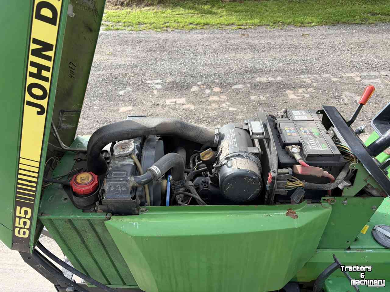 Gartentraktoren John Deere 655 Diesel 4wd met maaidek fronthef en veegmachine