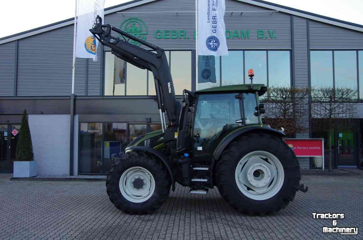 Schlepper / Traktoren Valtra G125