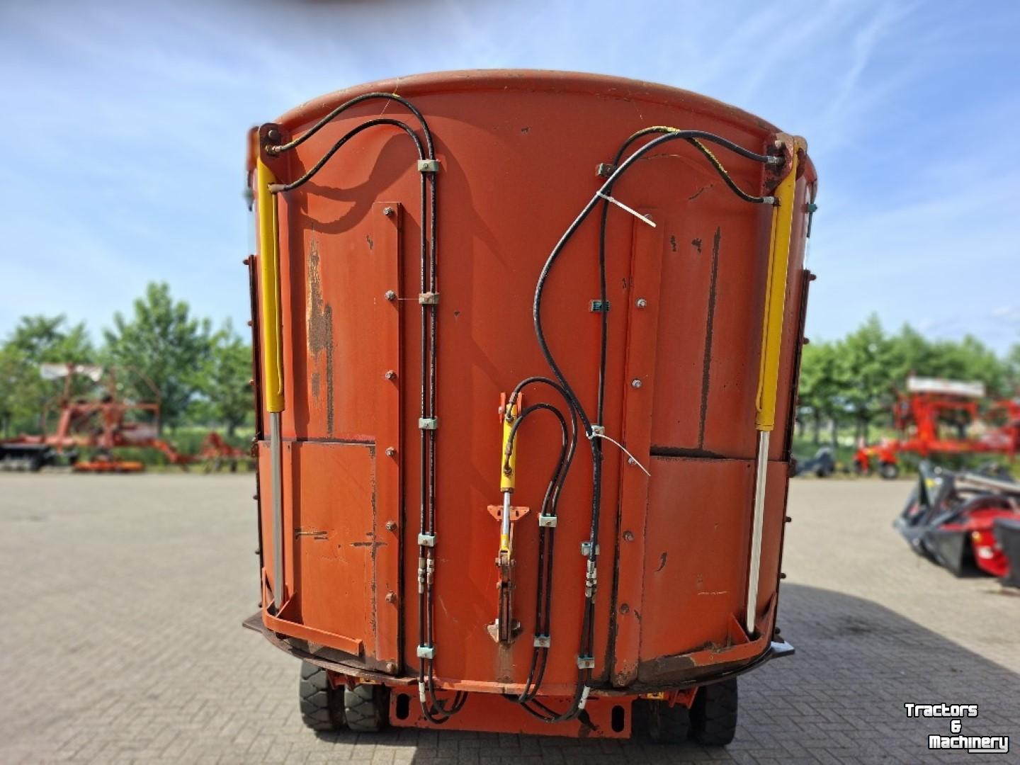 Futtermischwagen Peecon VME 200L