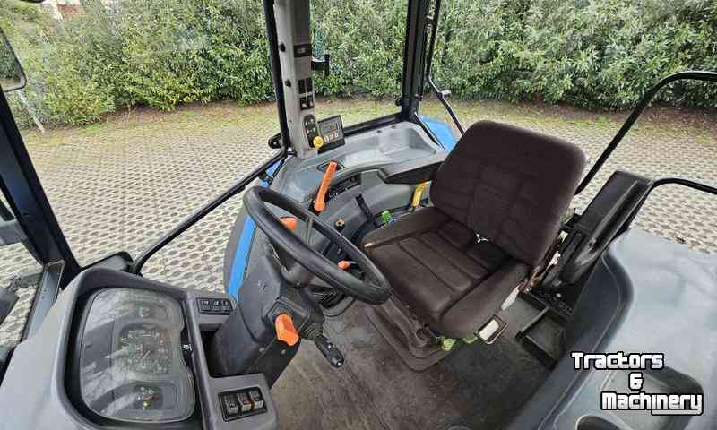 Schlepper / Traktoren New Holland TL90