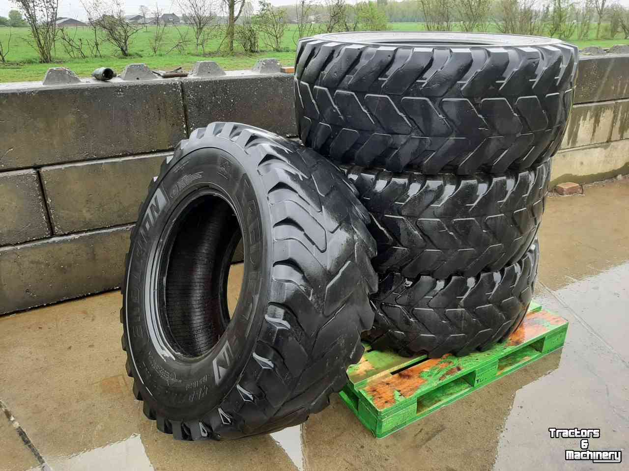 Räder, Reifen, Felgen & Distanzringe Vredestein 46070R24  460/70Xr24   Endurion banden