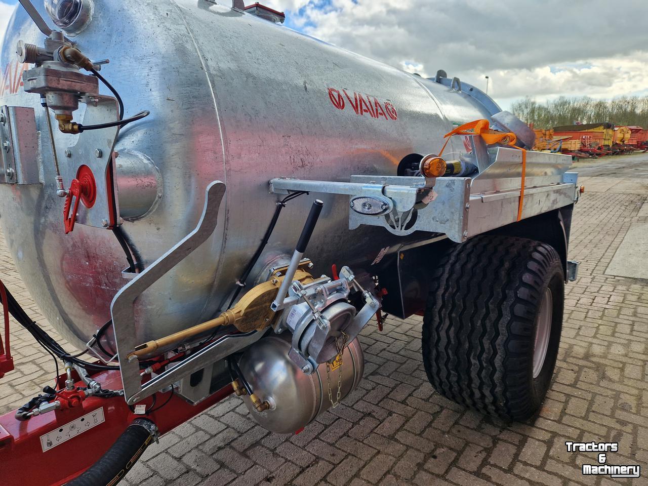 Gülletankwagen / Güllefässer Vaia Waterwagen MB 38