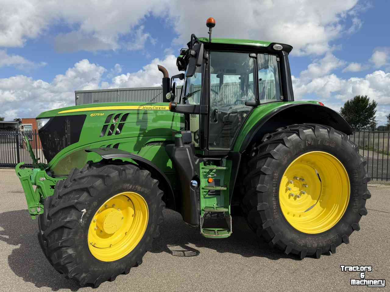 Schlepper / Traktor John Deere 6175M 40 KM Eco