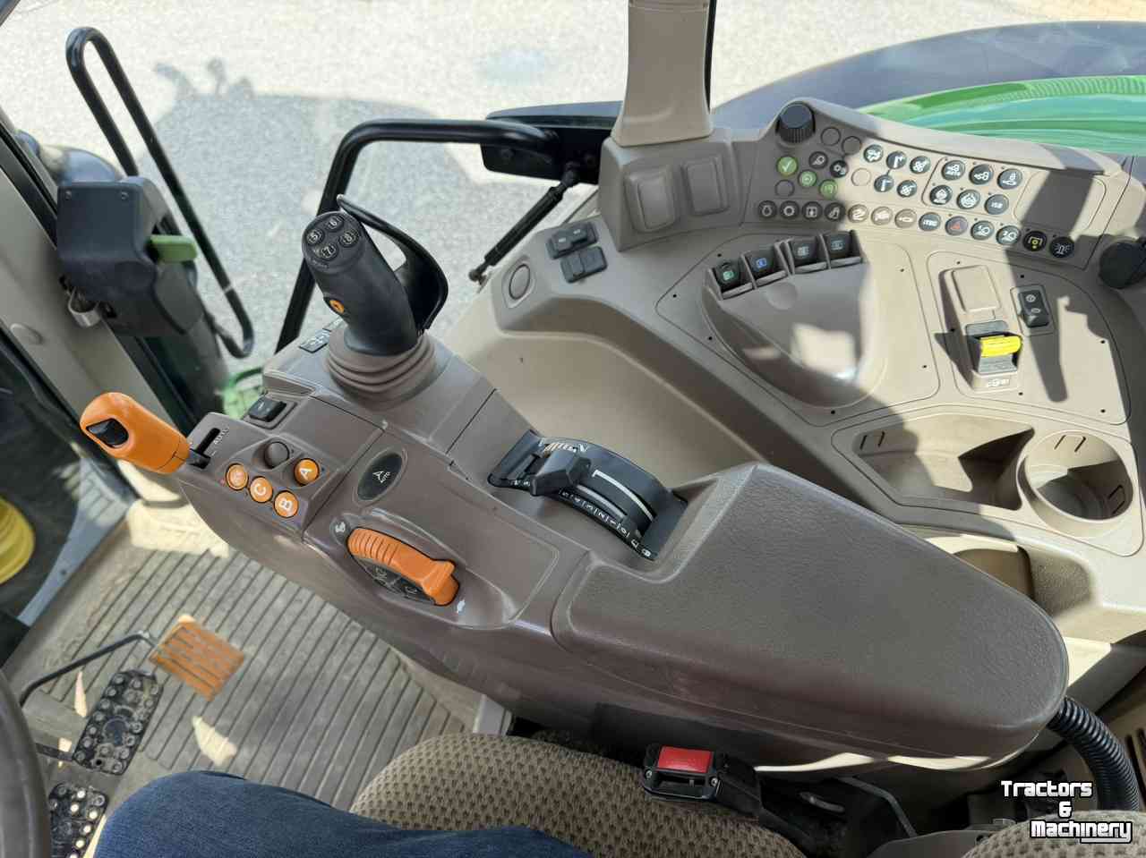 Schlepper / Traktor John Deere 6175M 40 KM Eco