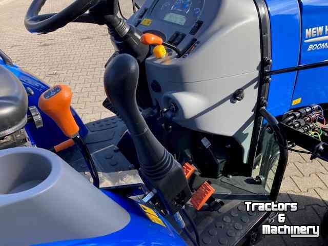 Schlepper / Traktor New Holland BOOMER 45 HST STAGE V
