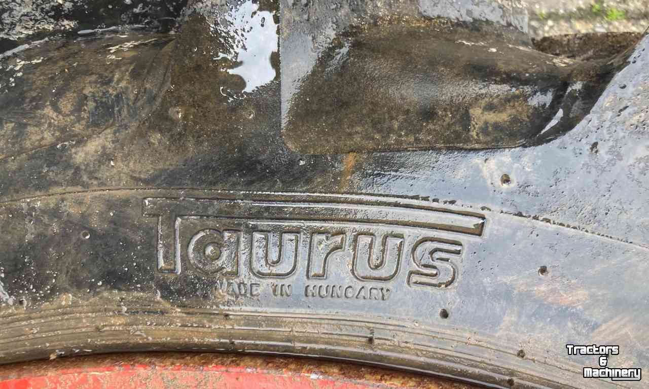 Räder, Reifen, Felgen & Distanzringe Taurus 9,5xR44 Cultuurwielen 90%