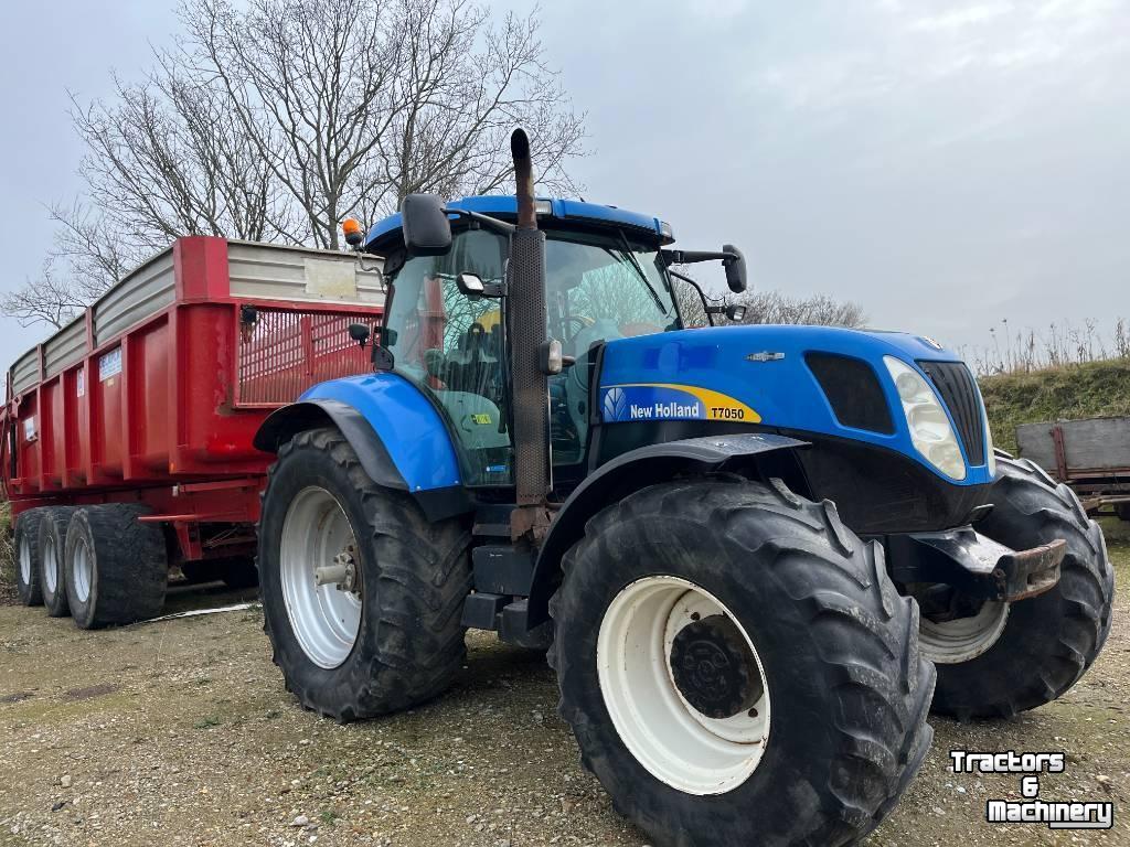Schlepper / Traktor New Holland T 7050 AC