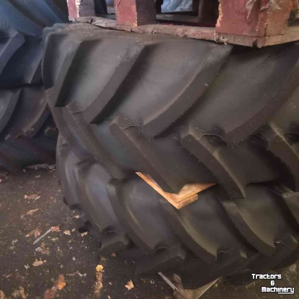 Räder, Reifen, Felgen & Distanzringe Mitas 380/70R24 + 480/70R34