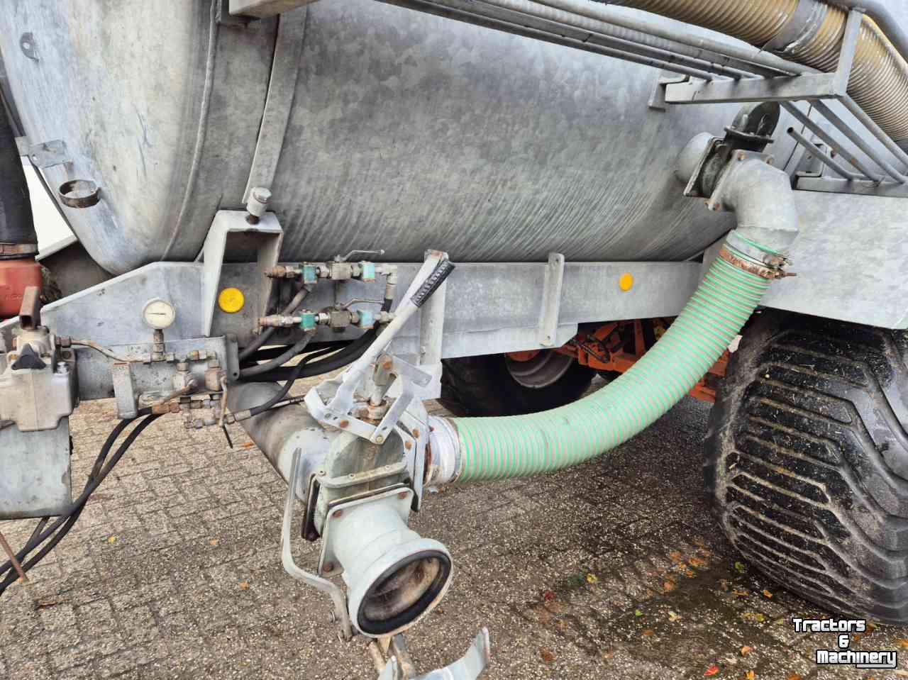 Gülletankwagen / Güllefässer Kaweco Mesttank watertank 7000ltr gedwongen gestuurd