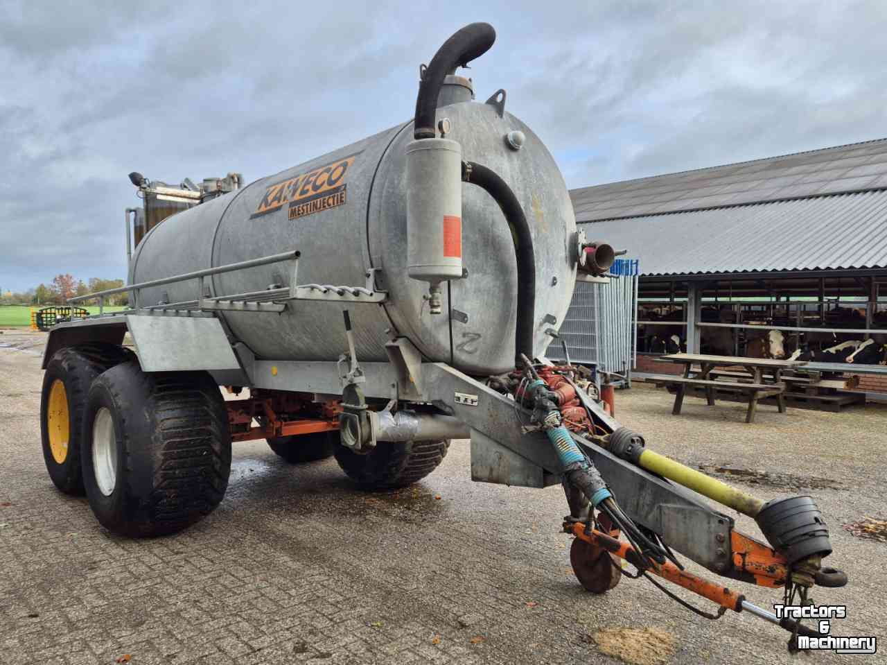 Gülletankwagen / Güllefässer Kaweco Mesttank watertank 7000ltr gedwongen gestuurd