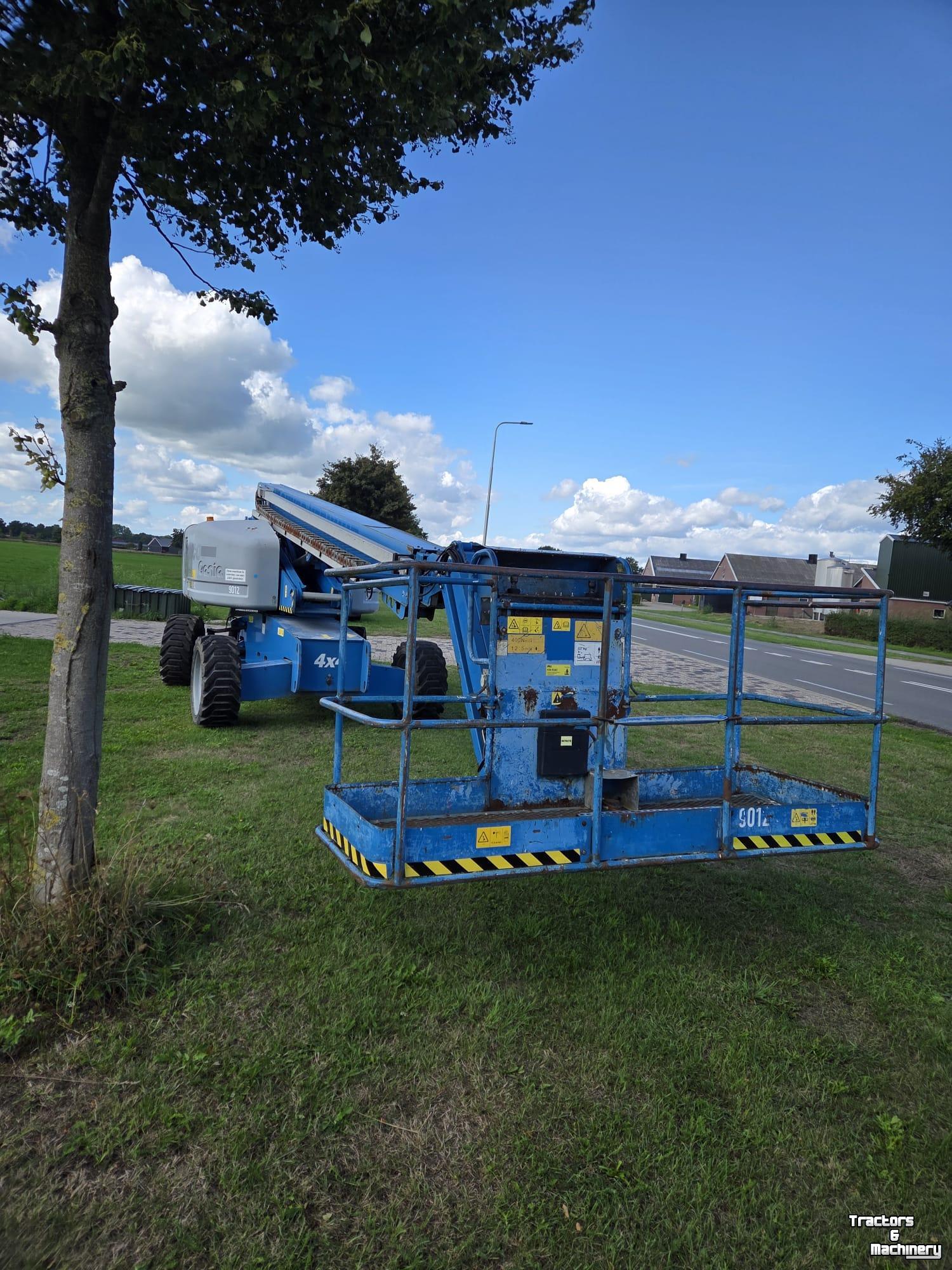 Scherenarbeitsbühnen  Genie S-65 met nieuwe Va- keuring Gereserveerd