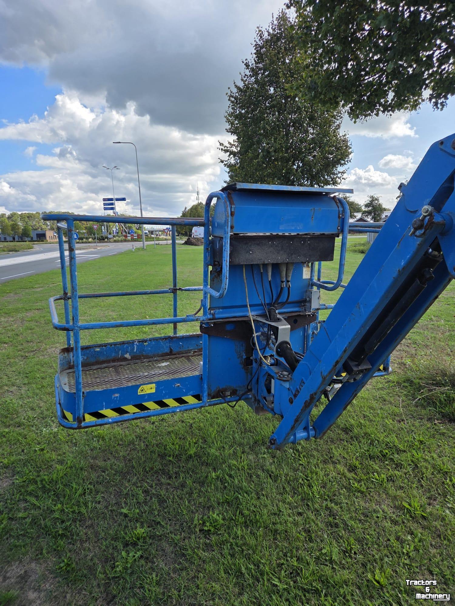 Scherenarbeitsbühnen  Genie S-65 met nieuwe Va- keuring Gereserveerd