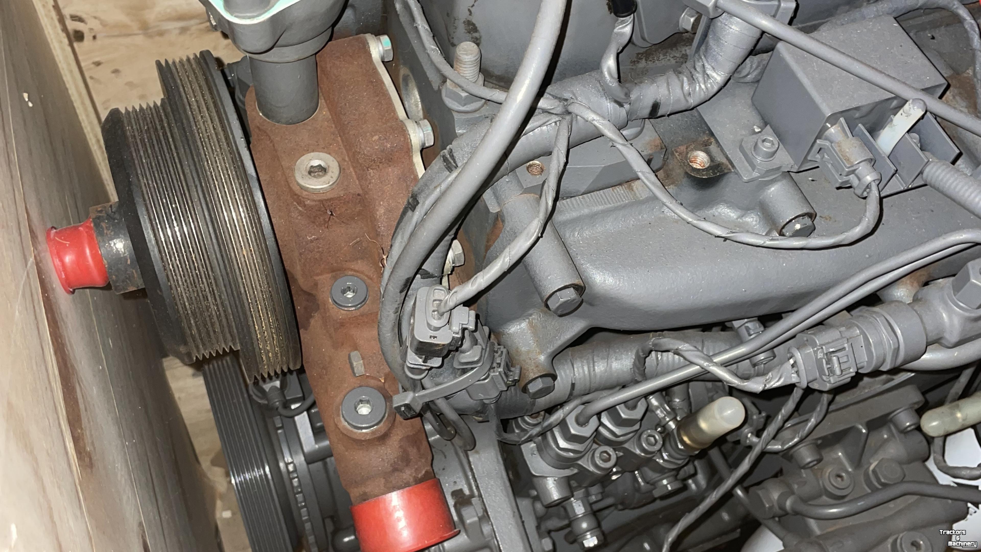Diverse Gebrauchte Teile Massey Ferguson 5613 MOTORBLOK