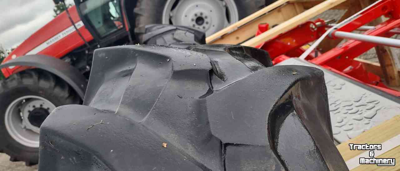 Räder, Reifen, Felgen & Distanzringe Pirelli 14.9R24