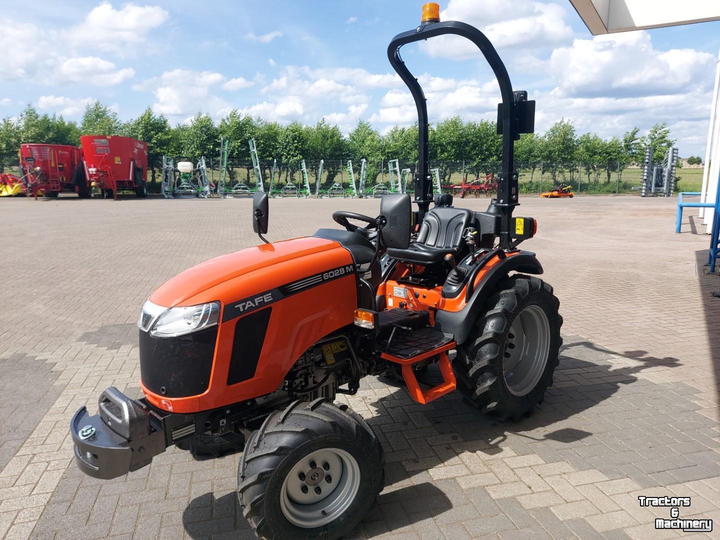 Obsttraktor TAFE 6028