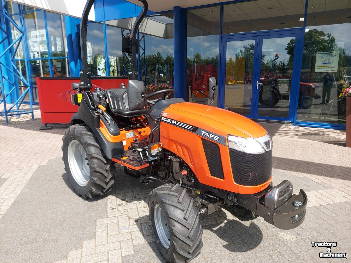 Obsttraktor TAFE 6028