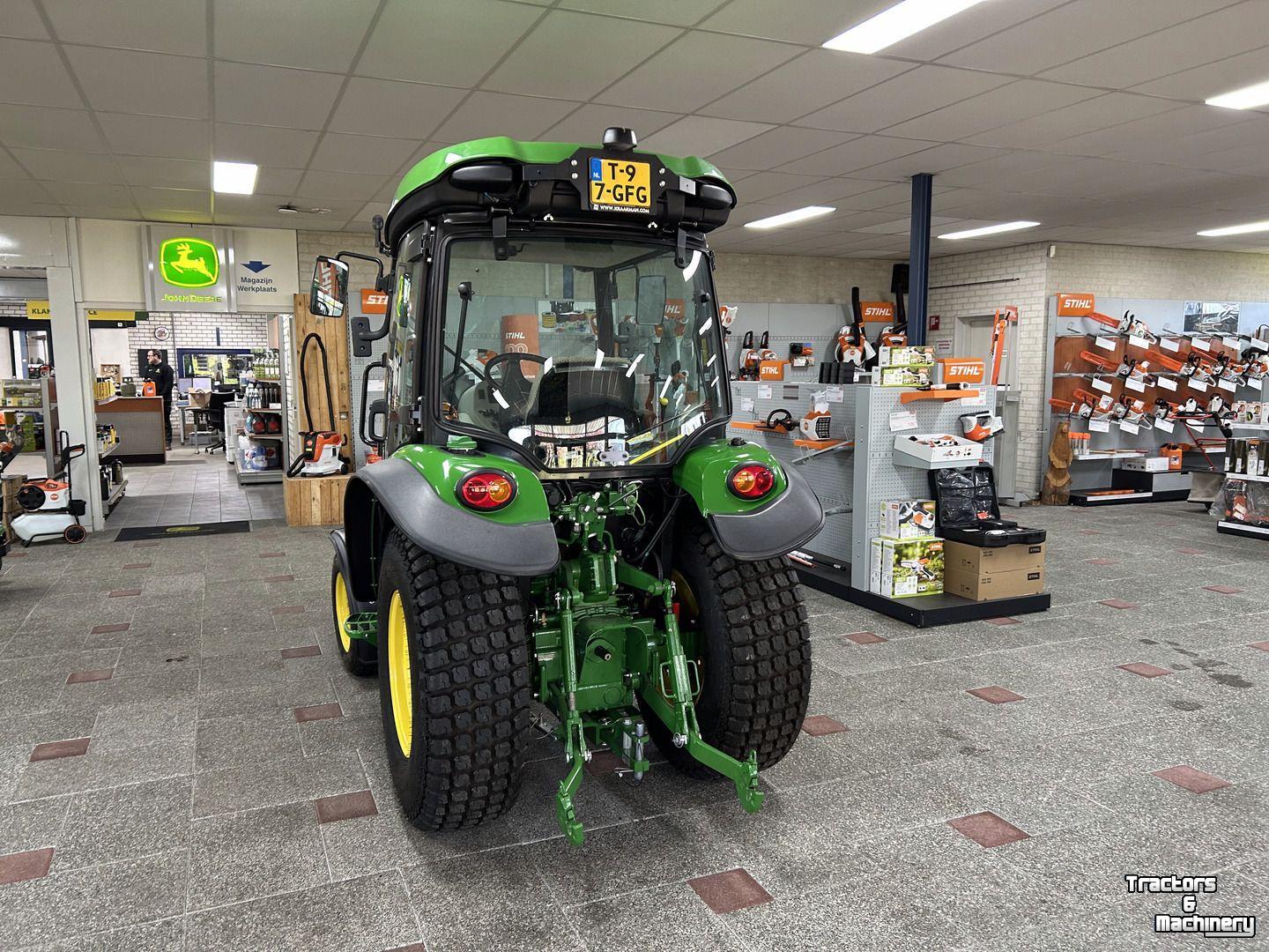 Obsttraktor John Deere 3039R