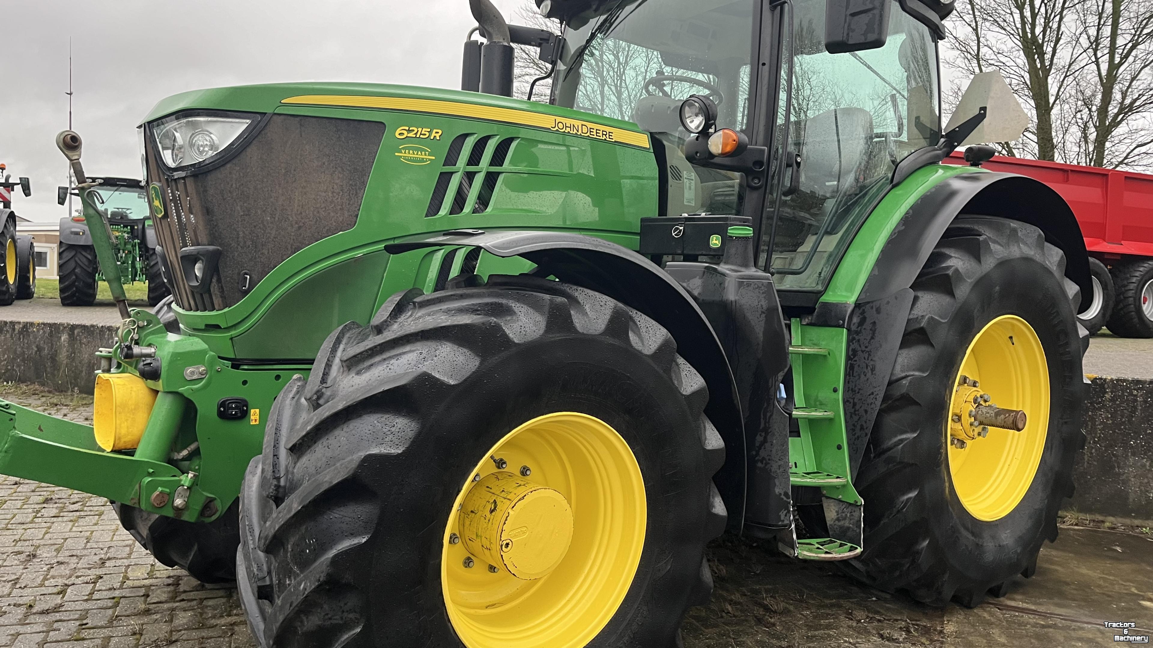 Schlepper / Traktor John Deere 6215R