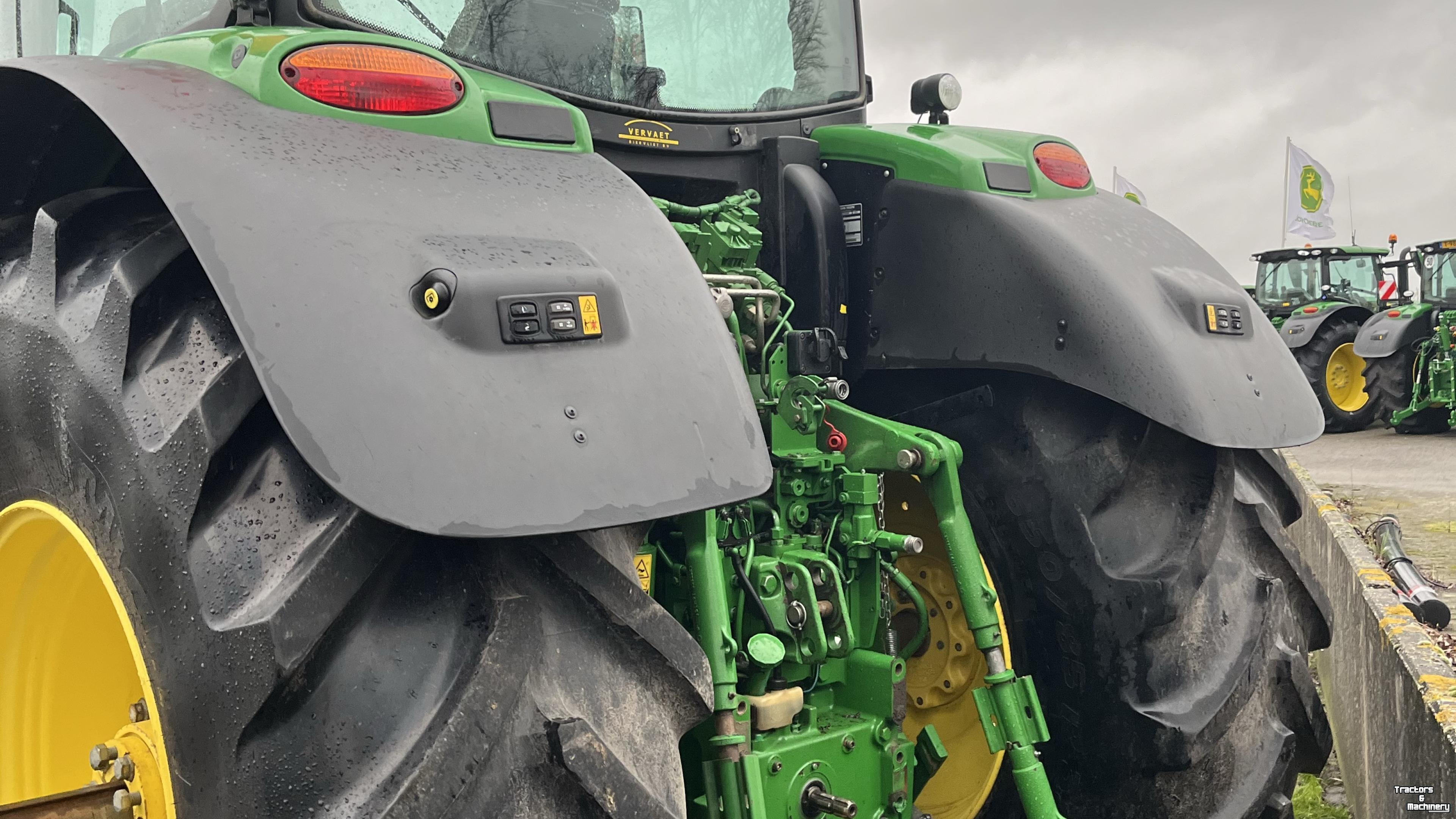 Schlepper / Traktor John Deere 6215R