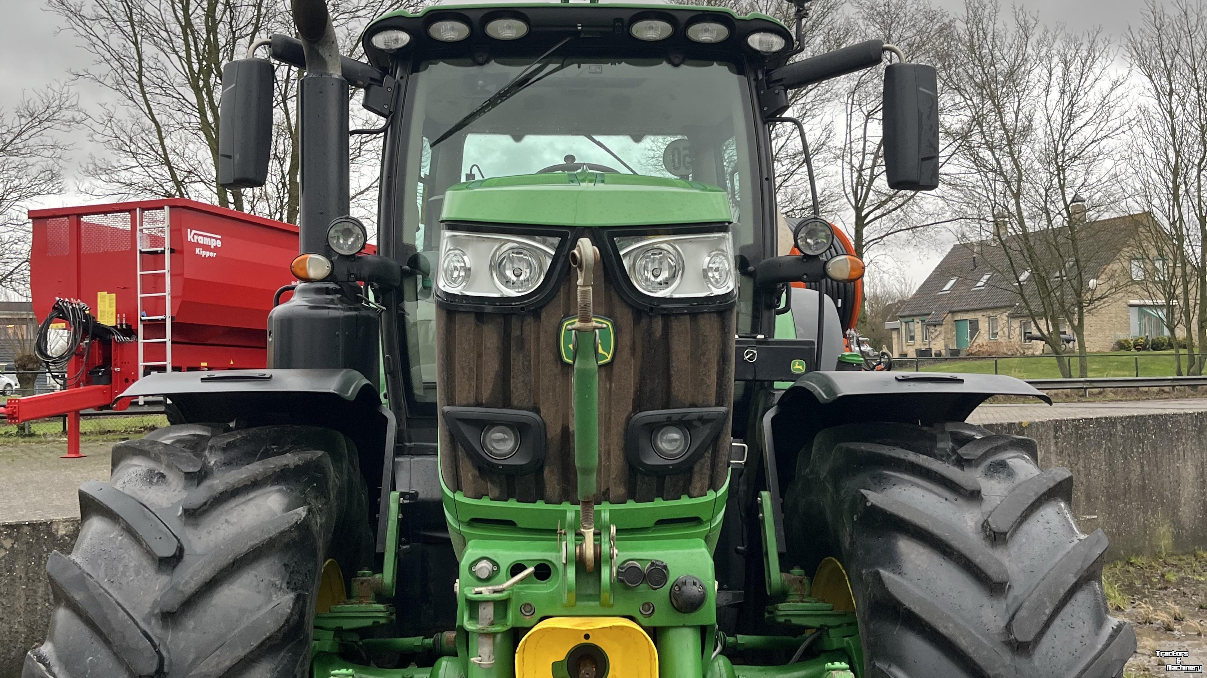 Schlepper / Traktor John Deere 6215R