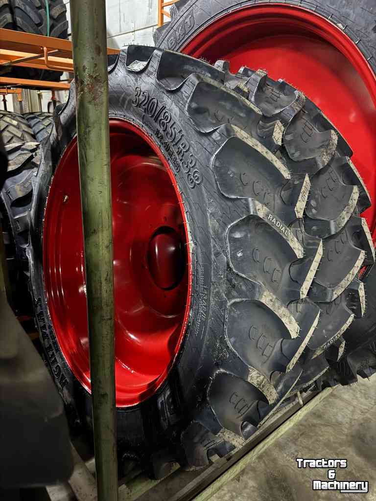 Räder, Reifen, Felgen & Distanzringe  320/90R54 & 320/85R38