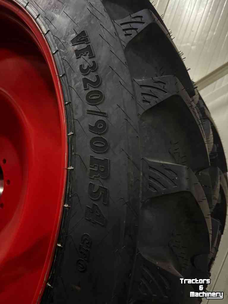 Räder, Reifen, Felgen & Distanzringe  320/90R54 & 320/85R38