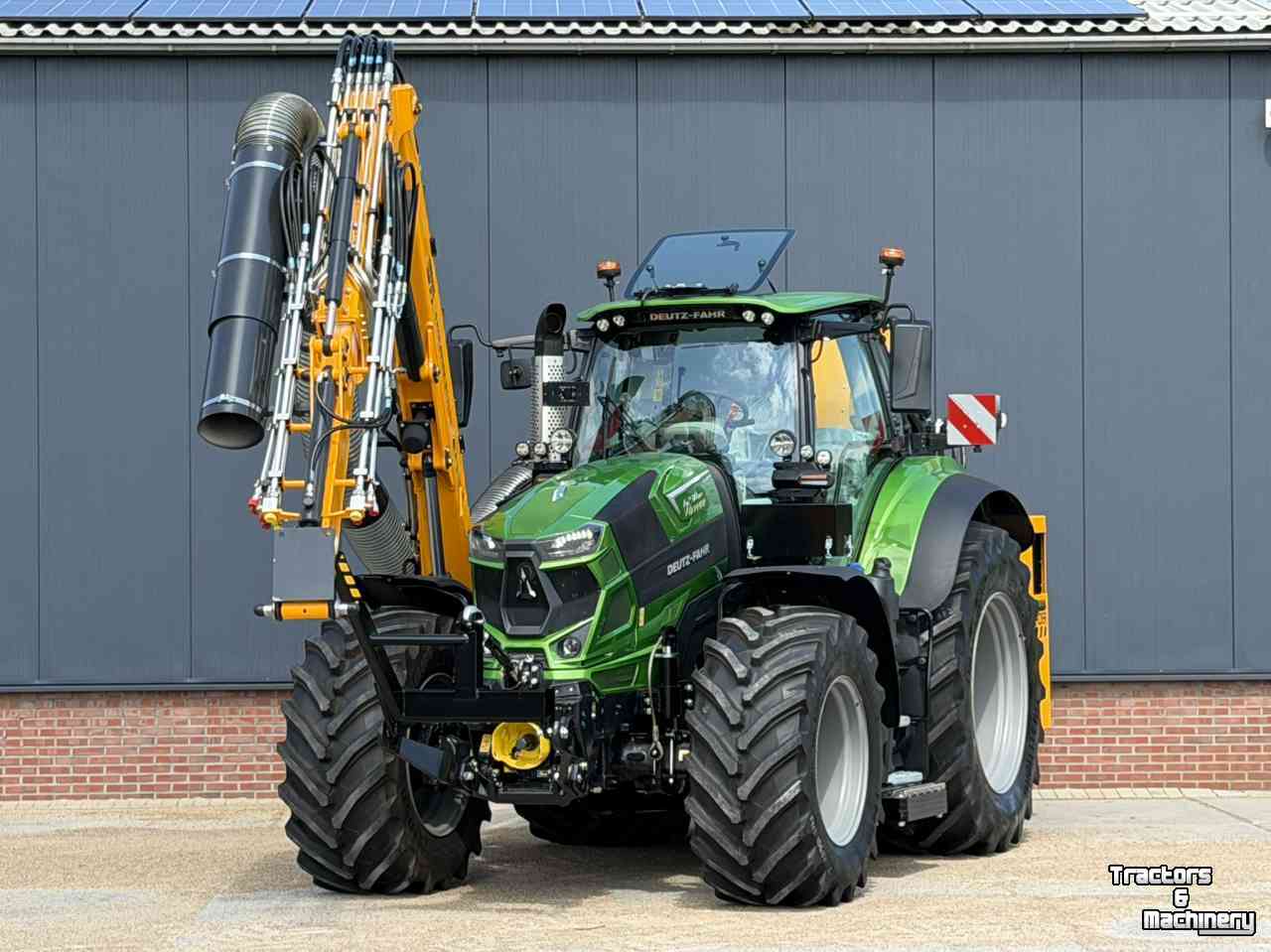 Schlepper / Traktor Deutz-Fahr Agrotron 6230 TTV met Herder Grenadier MBKA 512 LSH