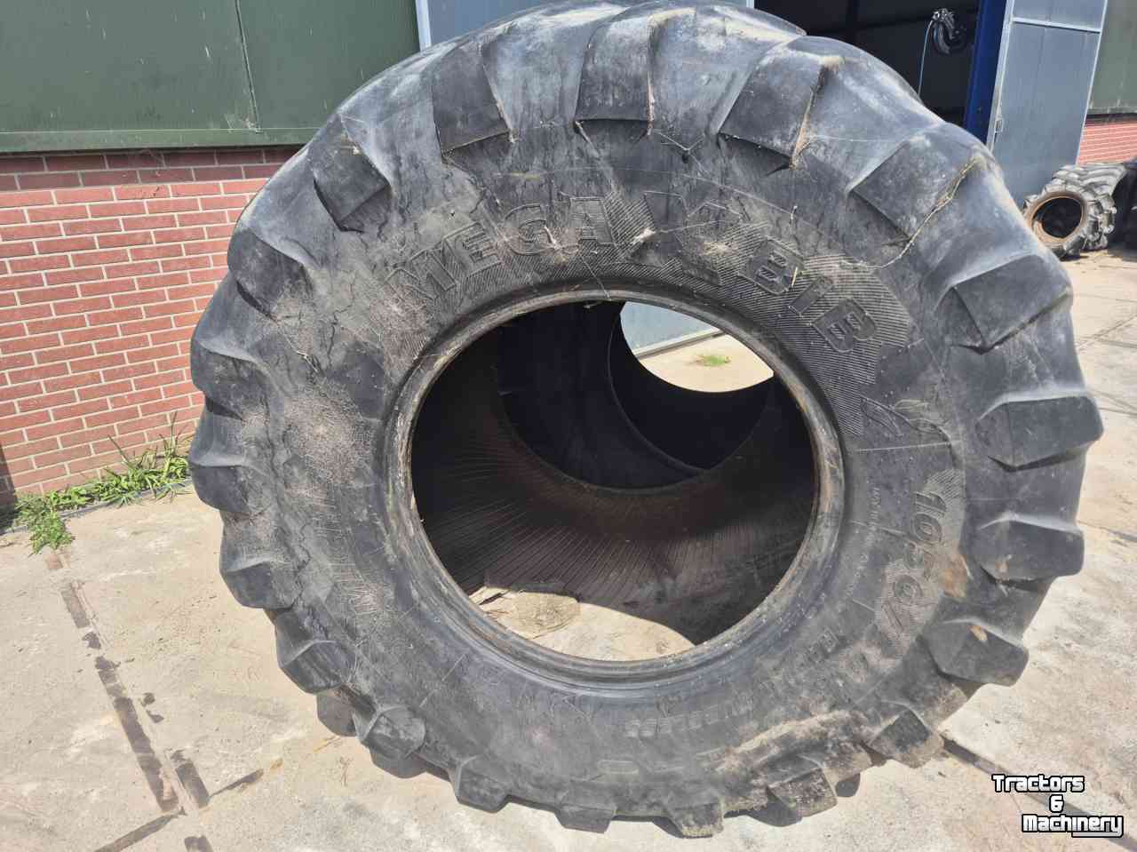 Räder, Reifen, Felgen & Distanzringe Michelin 1050/50R32