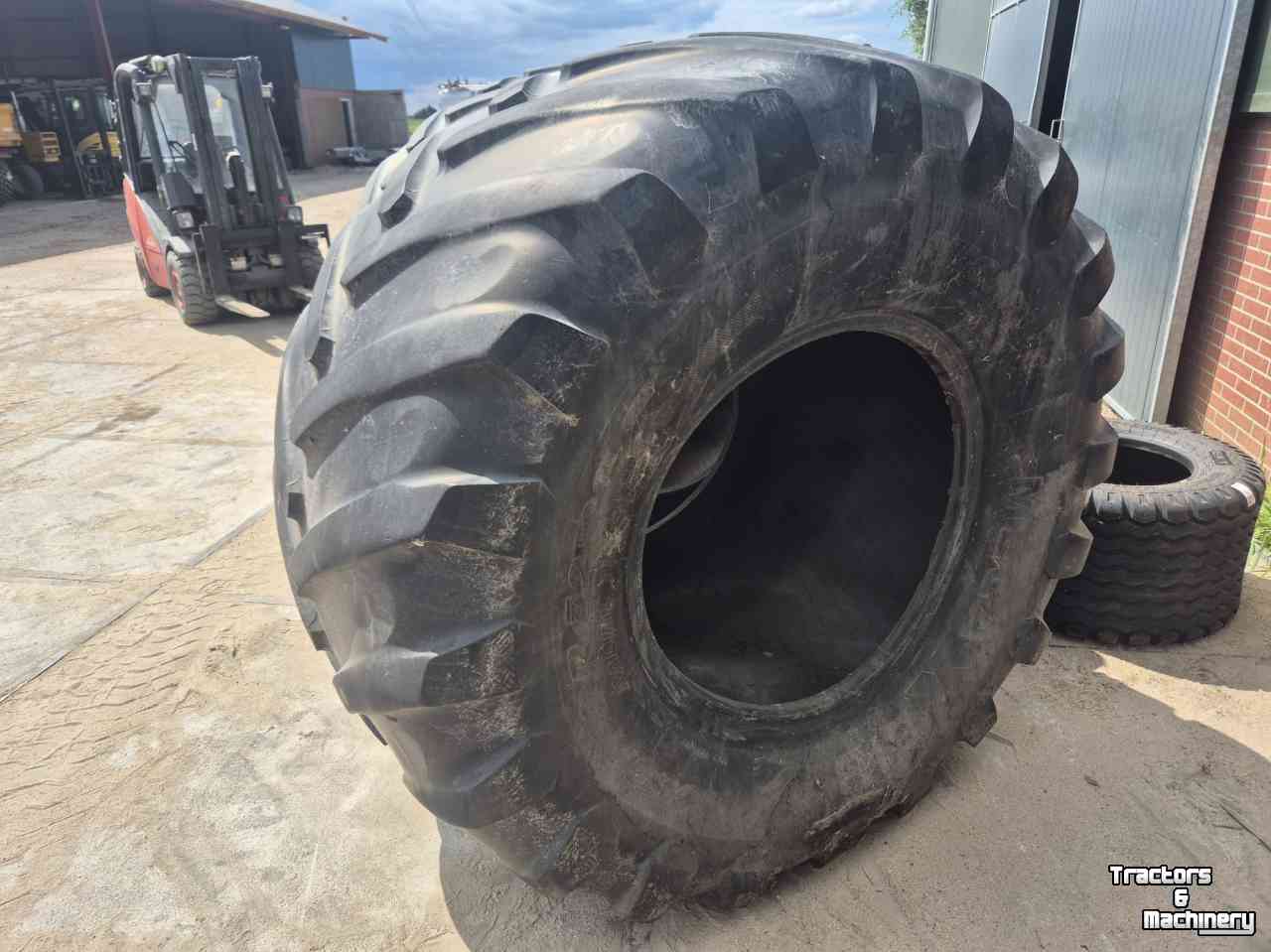 Räder, Reifen, Felgen & Distanzringe Michelin 1050/50R32