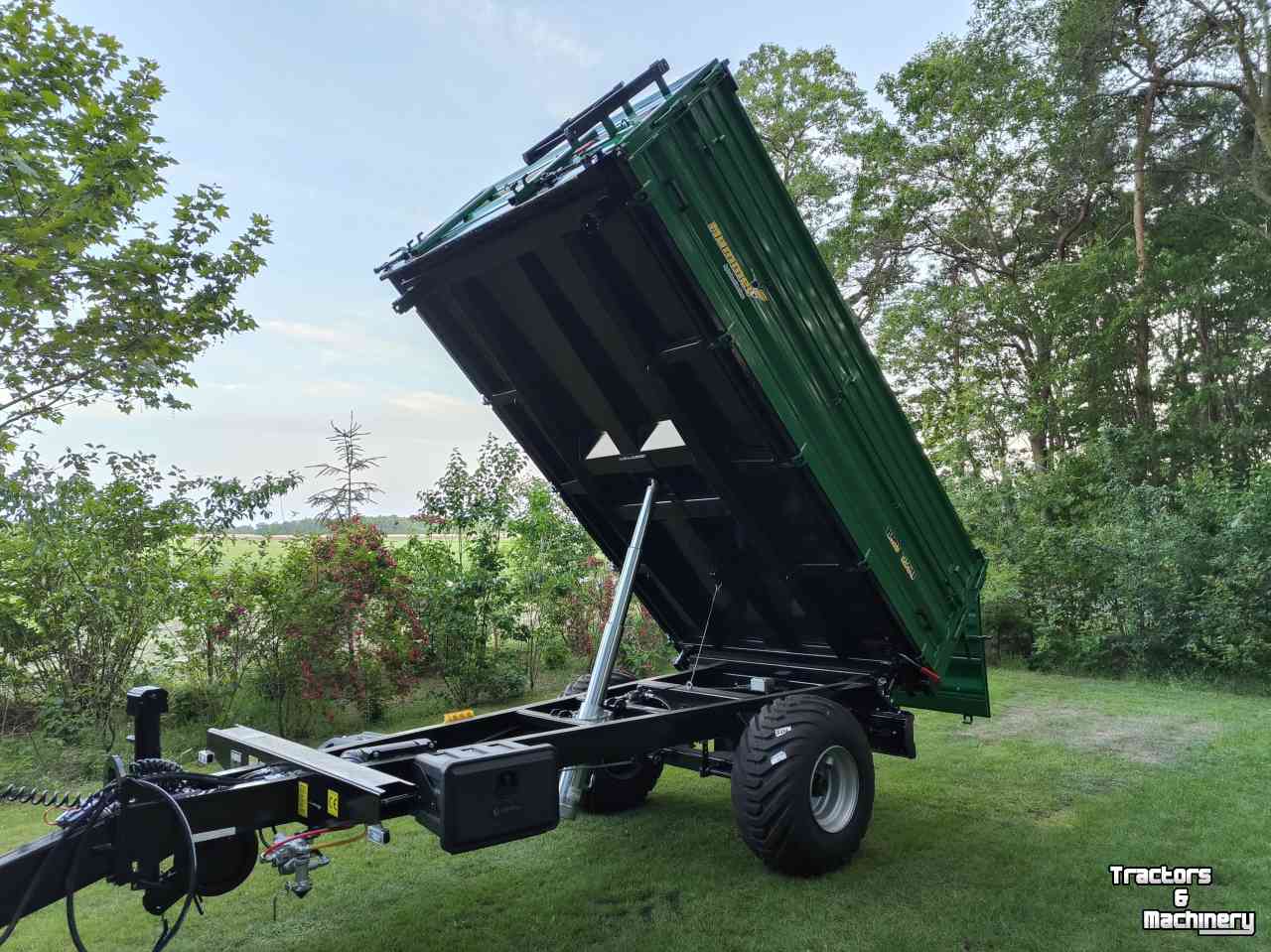 Kipper  Hummel 5,0 tons driezijdige kipper
