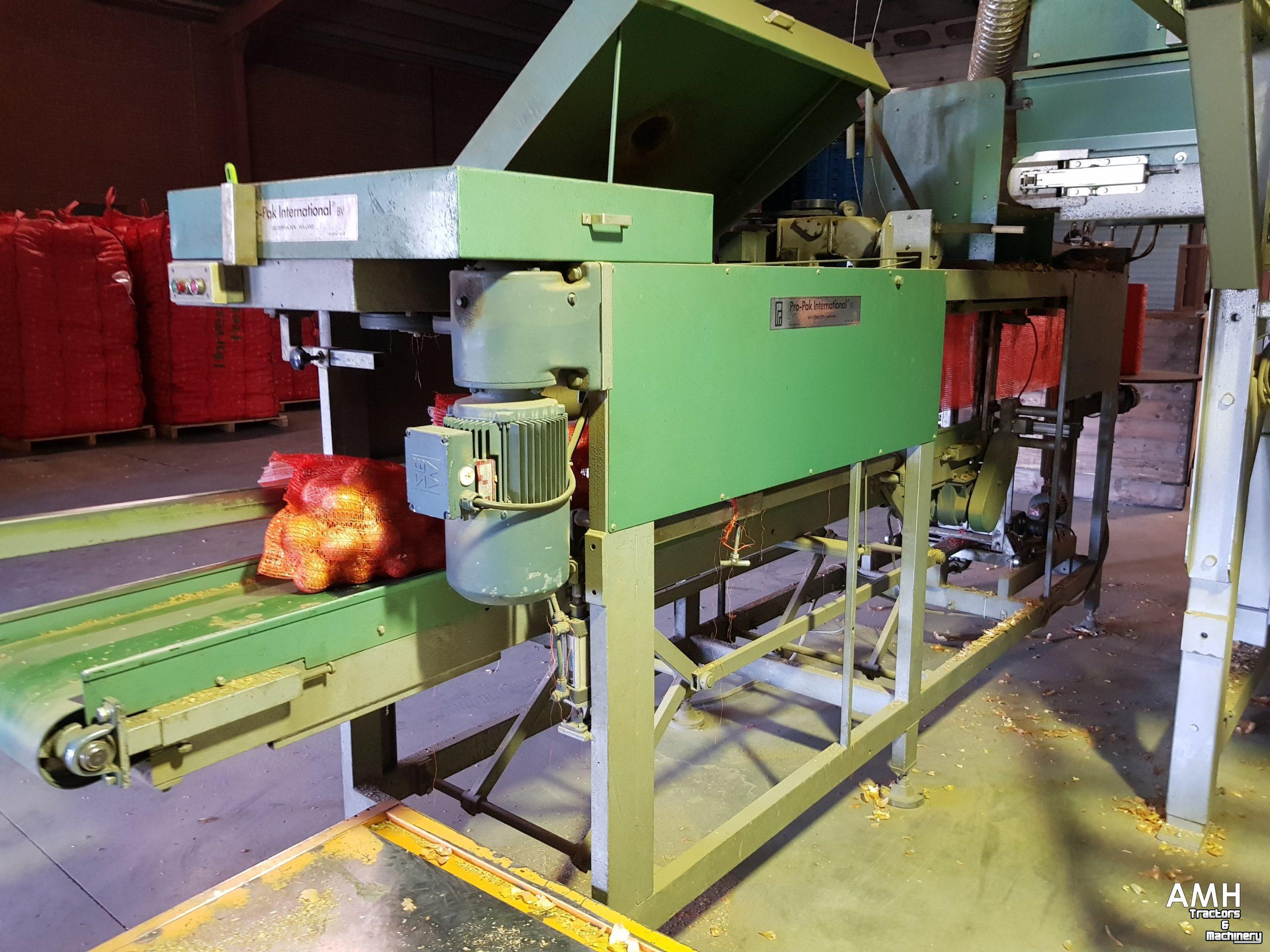 Sonstiges Förderanlagen und Material-Handling-Ausrüstungen Pro-Pak BSM-1 rolverpakker links onbekend / unknown rolverpakker roll stock bagger raschelsack verpackung netzmaschine