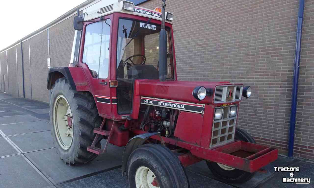 Schlepper / Traktoren International 845 XL