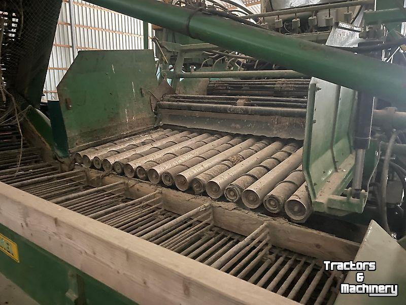 Kartoffelroder Krakei Krakei rooier met ford 7610