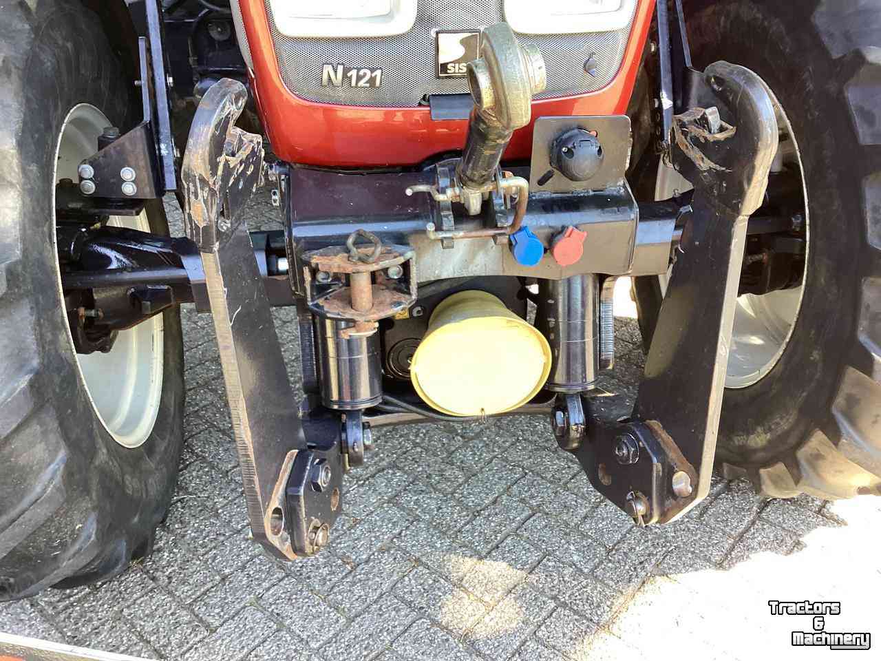 Schlepper / Traktor Valtra N121 H3