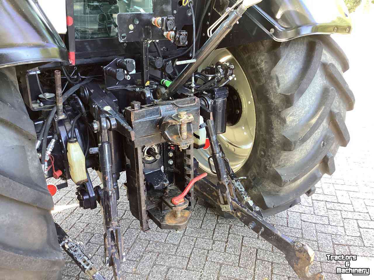 Schlepper / Traktor Valtra N121 H3