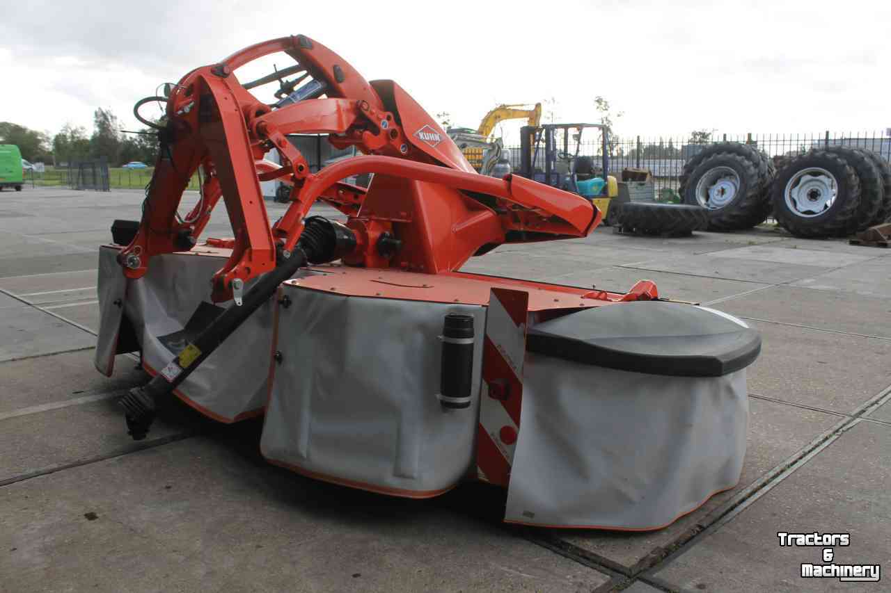 Mähwerk Kuhn GMD3125F-FF front schijvenmaaier frontmaaier snelwissel op de messen