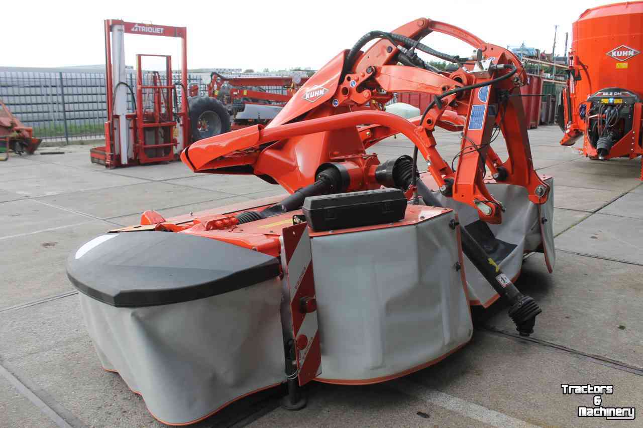 Mähwerk Kuhn GMD3125F-FF front schijvenmaaier frontmaaier snelwissel op de messen