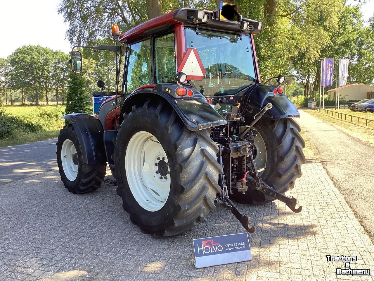 Schlepper / Traktor Valtra N121 H3