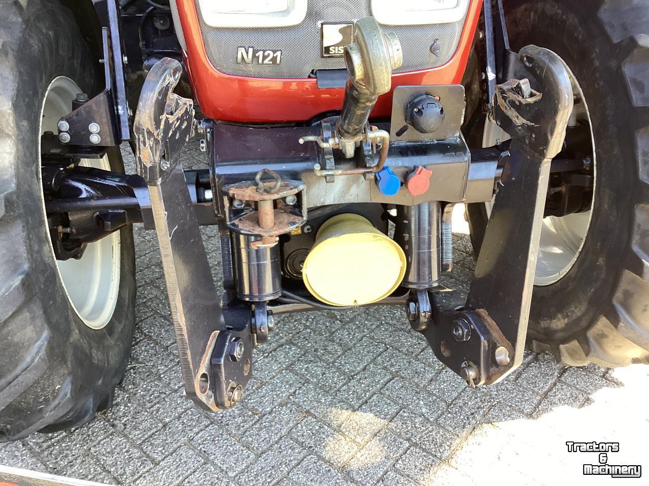 Schlepper / Traktor Valtra N121 H3