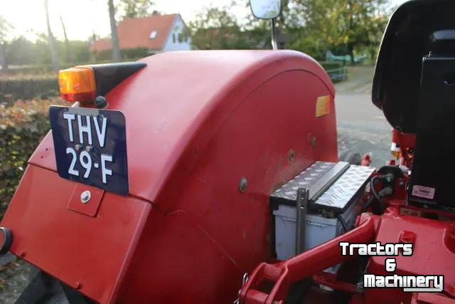Schlepper / Traktor International met handkoppeling voor aftakas