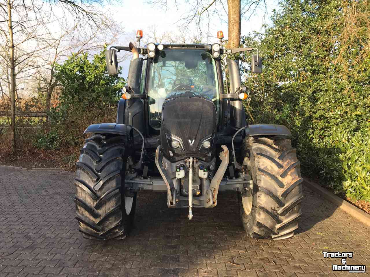 Schlepper / Traktoren Valtra N174 Direct