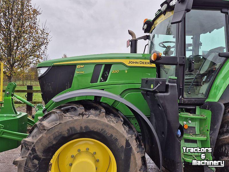 Schlepper / Traktor John Deere 6M220