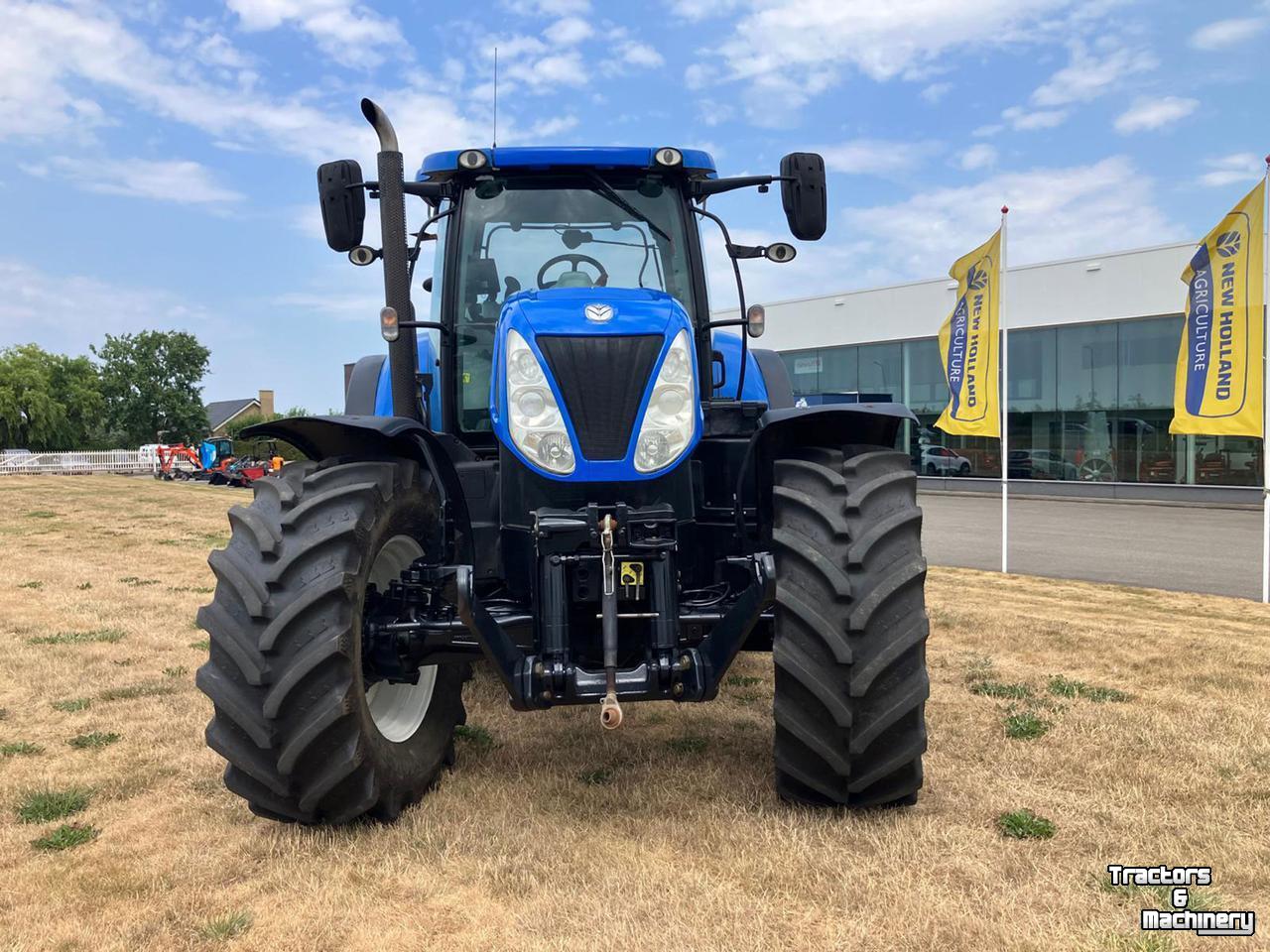 Schlepper / Traktor New Holland T7.220 AutoCommand