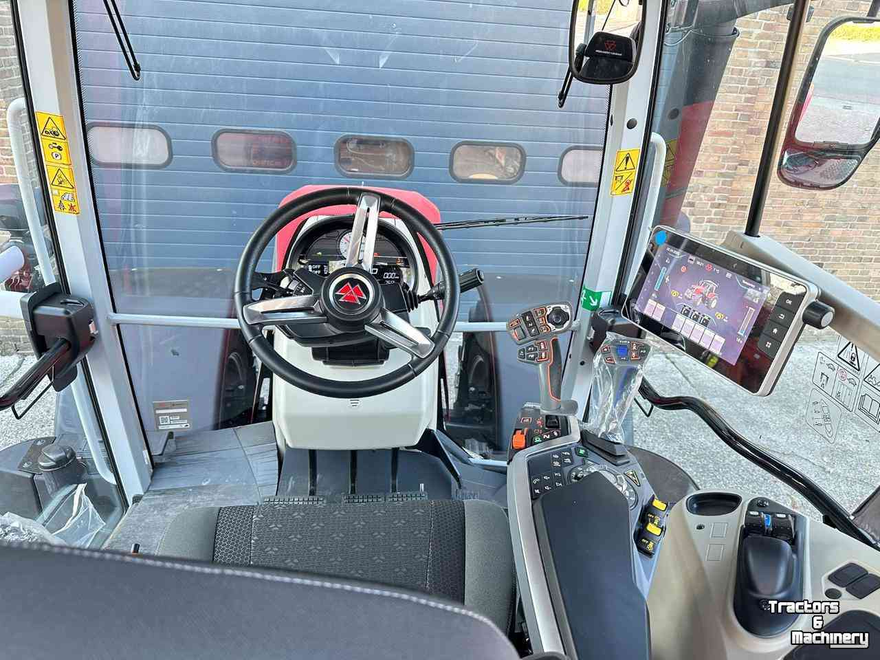 Schlepper / Traktor Massey Ferguson 6S.165 DVT Exclusive